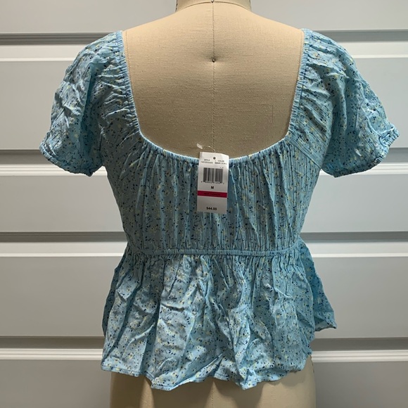 NWT ruched floral top with shoulder cap short sleeves and ballerina neckline - Picture 8 of 12